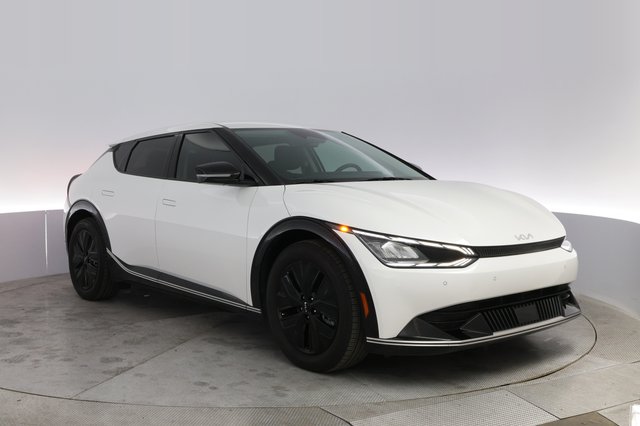 2024 Kia EV6 — photo 10 of 21