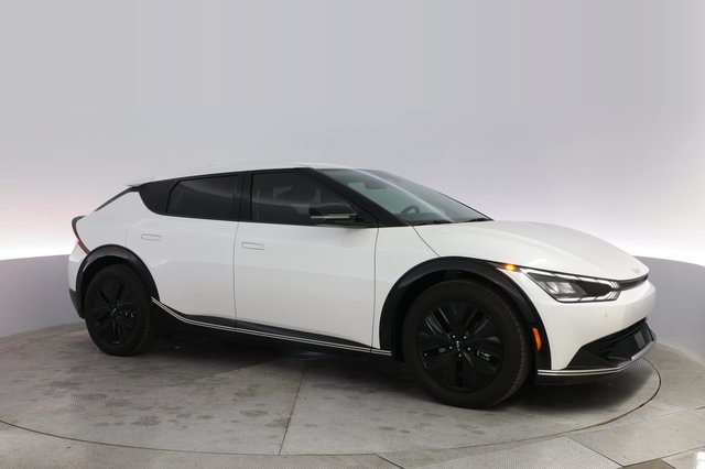 2024 Kia EV6 — photo 11 of 21