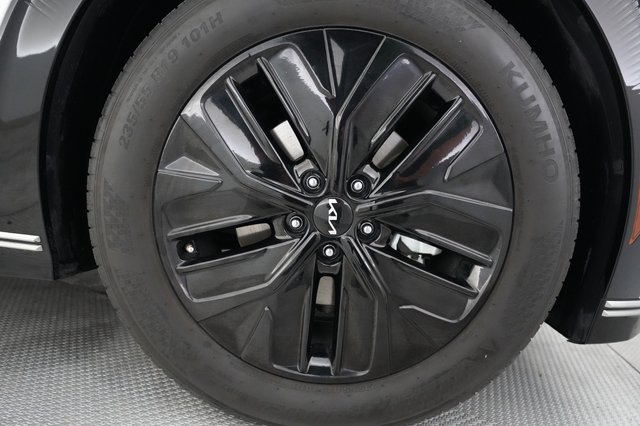 2024 Kia EV6 — photo 17 of 21