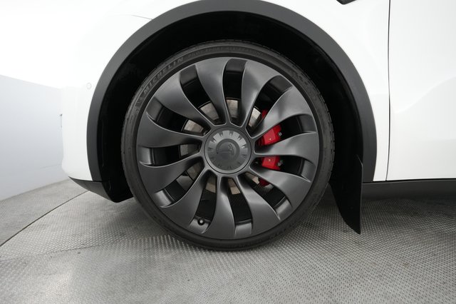 2021 Tesla Model Y — photo 17 of 24
