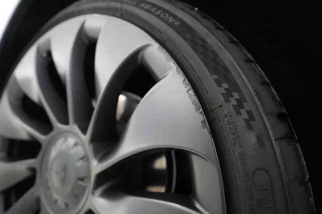 2021 Tesla Model Y — photo 21 of 24