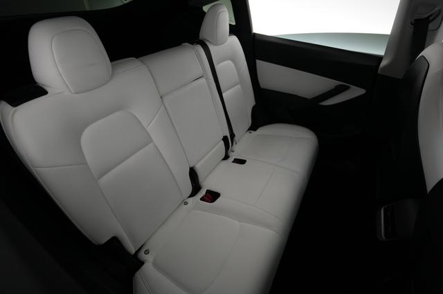 2021 Tesla Model Y — photo 4 of 24