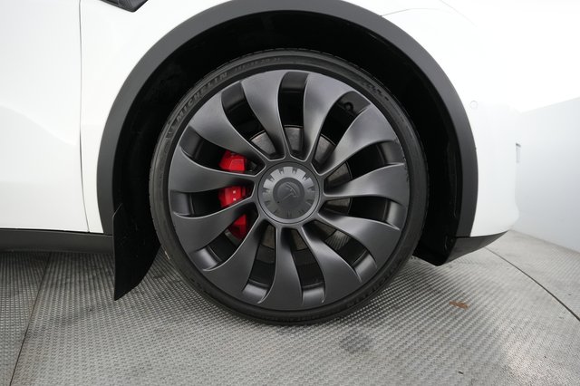 2021 Tesla Model Y — photo 15 of 24