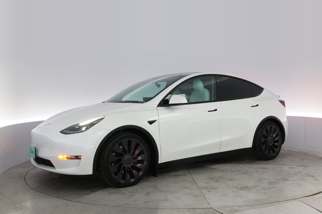 2021 Tesla Model Y — photo 14 of 24