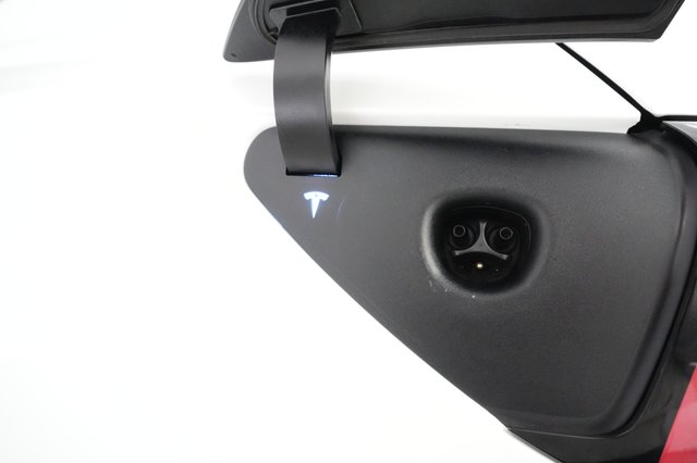 2021 Tesla Model Y — photo 8 of 24