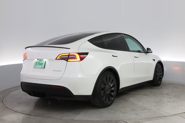 2021 Tesla Model Y — photo 2 of 24