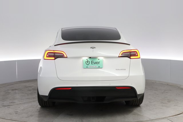 2021 Tesla Model Y — photo 12 of 24