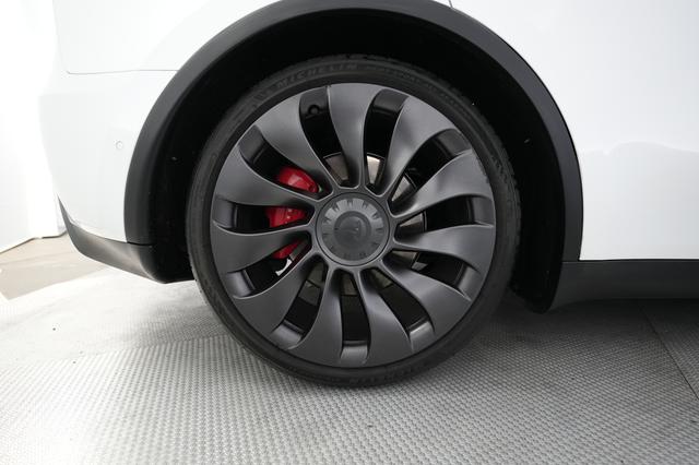 2021 Tesla Model Y — photo 7 of 24