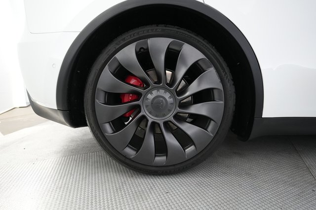 2021 Tesla Model Y — photo 7 of 24