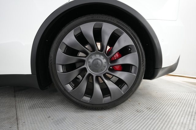 2021 Tesla Model Y — photo 16 of 24