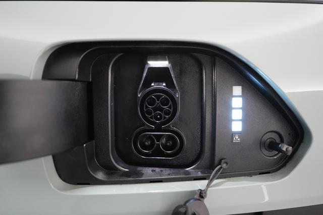 2024 Hyundai Kona Electric — photo 8 of 20