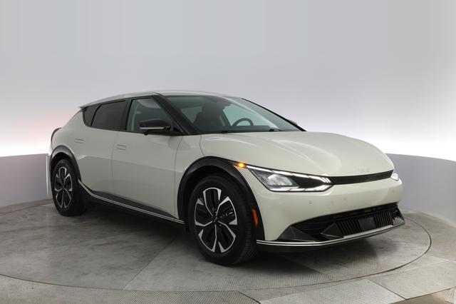 2024 Kia EV6 — photo 10 of 21