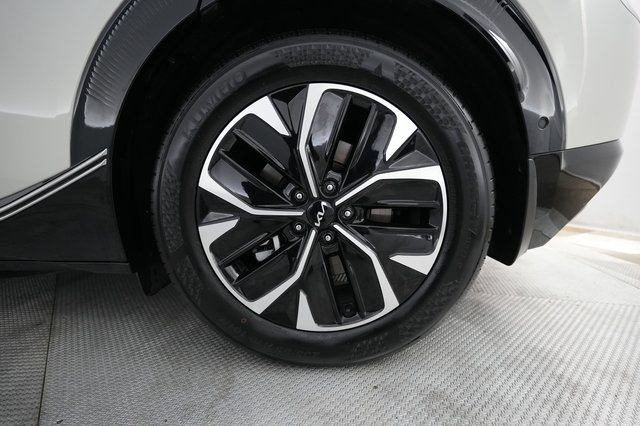 2024 Kia EV6 — photo 17 of 21