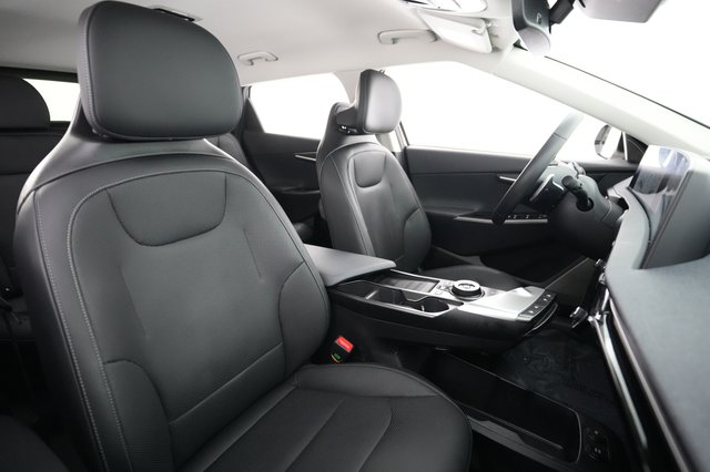 2024 Kia EV6 — photo 18 of 21