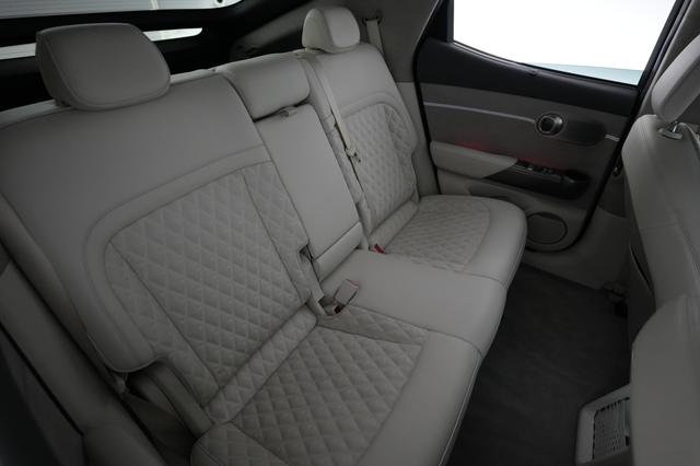 2023 Genesis GV60 — photo 4 of 20
