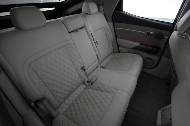 2023 Genesis GV60 — photo 4 of 20
