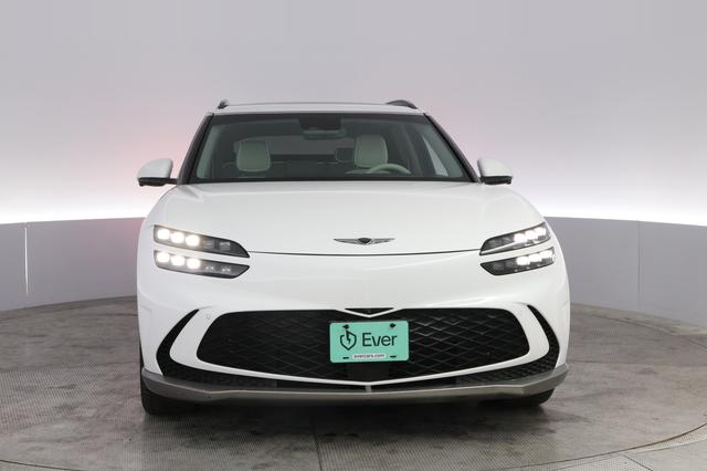 2023 Genesis GV60 — photo 9 of 20