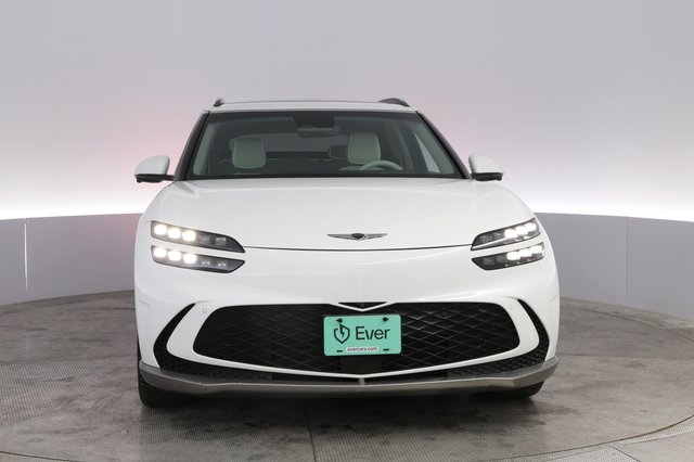 2023 Genesis GV60 — photo 9 of 20