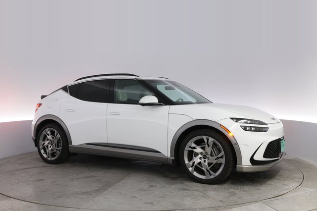 2023 Genesis GV60 — photo 11 of 20
