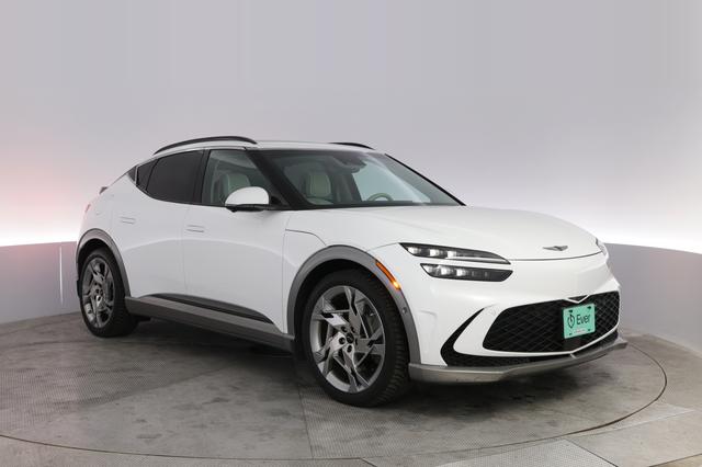 2023 Genesis GV60 — photo 10 of 20