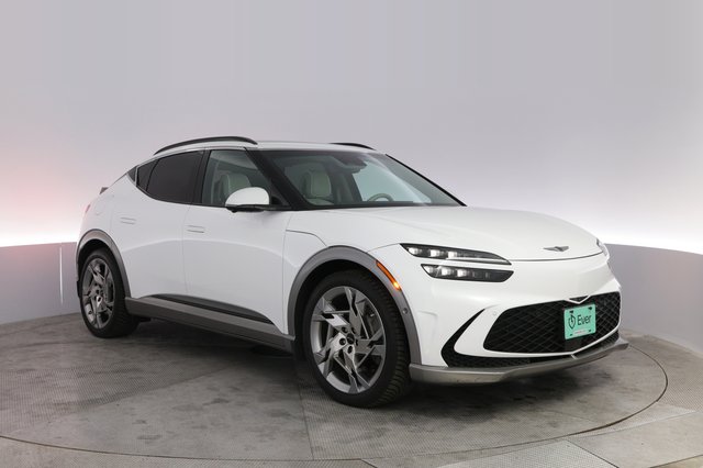 2023 Genesis GV60 — photo 10 of 20