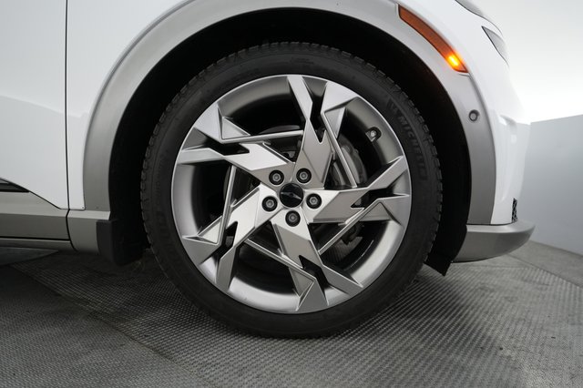 2023 Genesis GV60 — photo 16 of 20