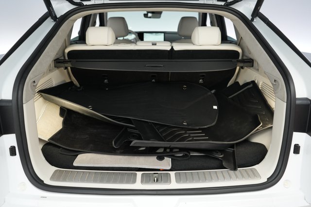 2023 Genesis GV60 — photo 6 of 20