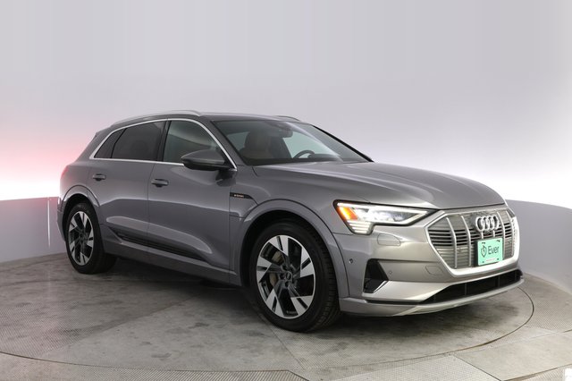 2021 Audi e-tron — photo 10 of 21