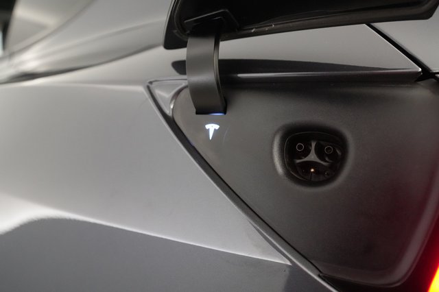 2022 Tesla Model Y — photo 8 of 21