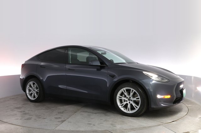 2022 Tesla Model Y — photo 11 of 21