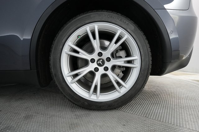 2022 Tesla Model Y — photo 17 of 21