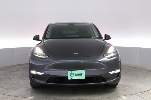 2022 Tesla Model Y — photo 9 of 21