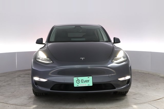 2022 Tesla Model Y — photo 9 of 21