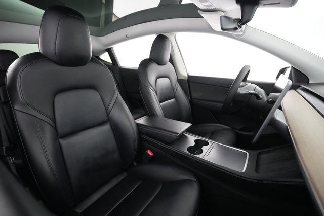 2022 Tesla Model Y — photo 18 of 21