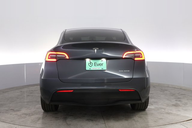 2022 Tesla Model Y — photo 12 of 21