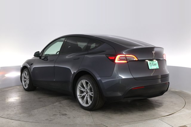 2022 Tesla Model Y — photo 13 of 21