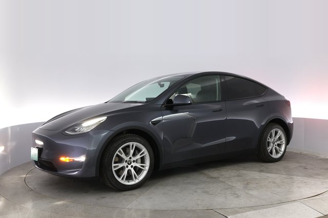 2022 Tesla Model Y — photo 14 of 21