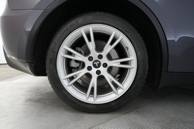 2022 Tesla Model Y — photo 15 of 21