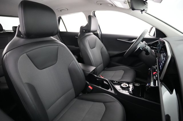 2023 Kia Niro EV — photo 18 of 20