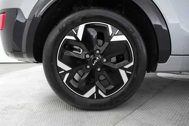2023 Kia Niro EV — photo 16 of 20