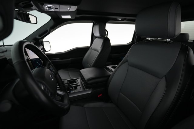 2023 Ford F-150 Lightning — photo 3 of 18