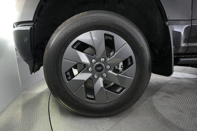 2023 Ford F-150 Lightning — photo 11 of 18