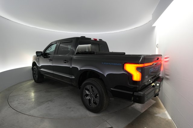 2023 Ford F-150 Lightning — photo 2 of 18