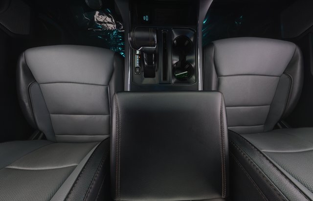 2023 Ford F-150 Lightning — photo 16 of 18