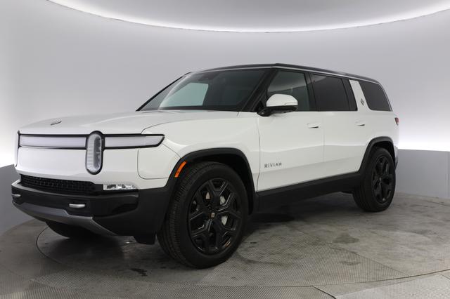 2023 Rivian R1S — VIN 7PDSGBBAXPN025581