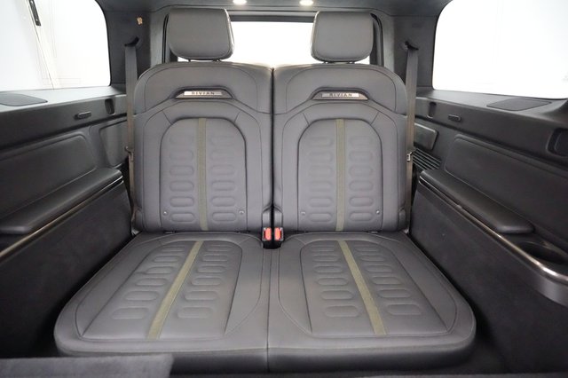 2023 Rivian R1S — photo 20 of 24