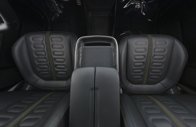 2023 Rivian R1S