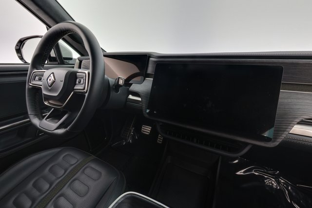 2023 Rivian R1S — photo 5 of 24
