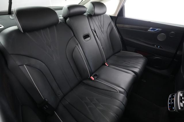 2023 Genesis Electrified G80 — photo 4 of 23