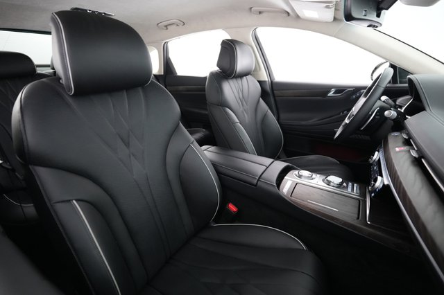 2023 Genesis Electrified G80 — photo 18 of 23